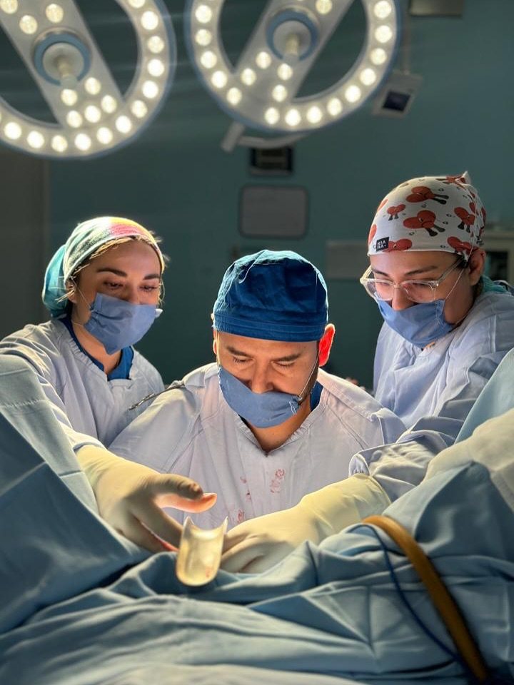 Equipo de ginecología en quirófano